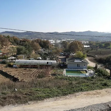 Yalova Koru Kanatli Hayvan Parki Farmház *